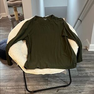 EUC Amazon Essentials Dark Green Long Sleeve Shirt